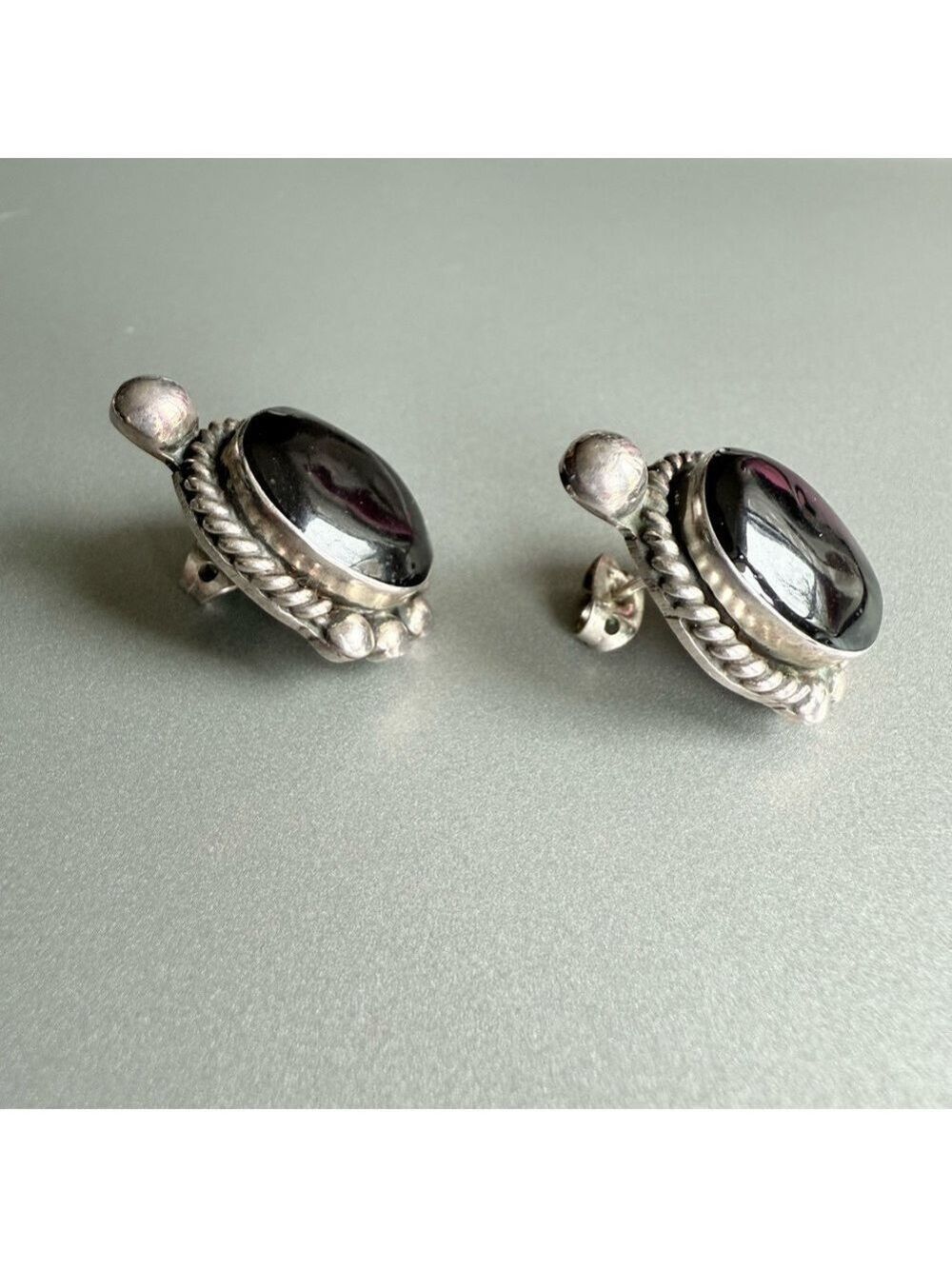 Mexico Black Onyx Sterling Silver Cable and Beads Design Stud Earrings - Picture 3 of 6